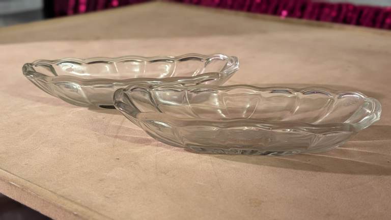 Pair of Glass Banana Split Dishes - Dessert Boat Bowls