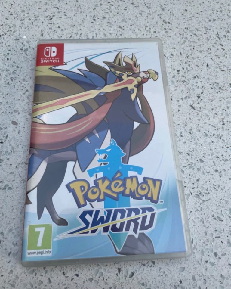 Pokemon Sword for Nintendo Switch in Full Working Order 