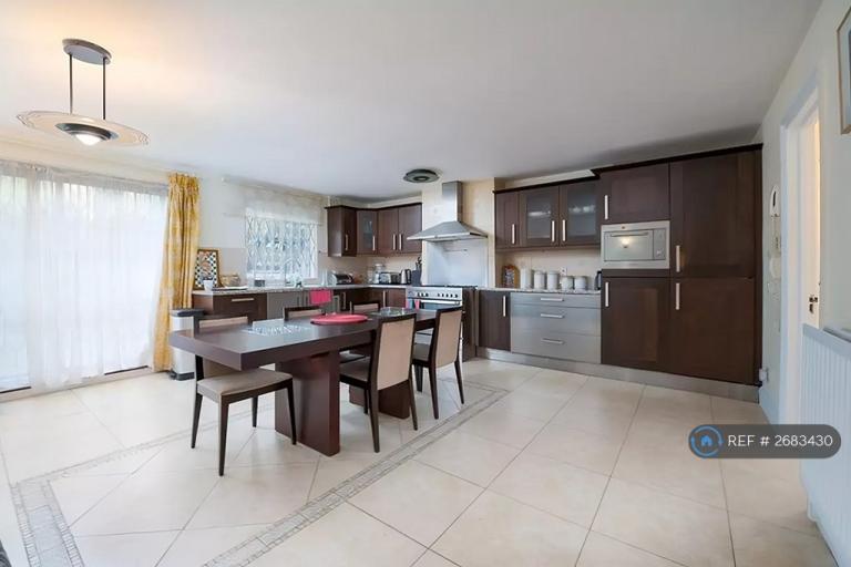 2 bedroom house in Victoria Rise, London, NW6 (2 bed) (#2683430)