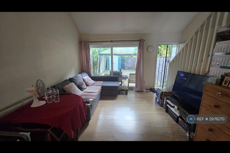 1 bedroom house in Colne, Milton Keynes, MK6 (1 bed) (#2976270)