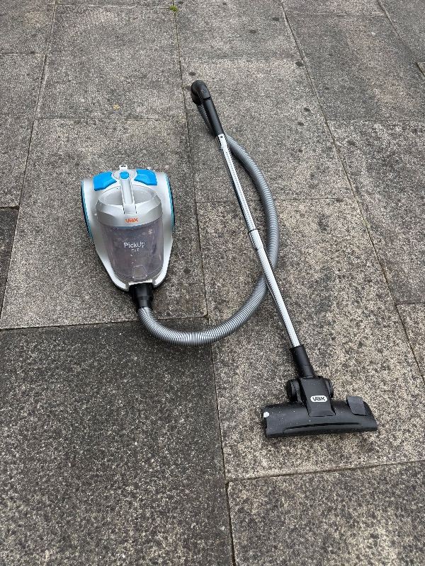 Vacuum cleaner 