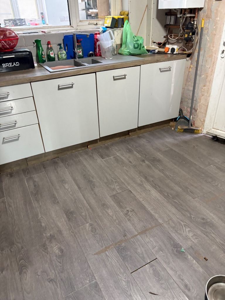 Light grey kitchen units