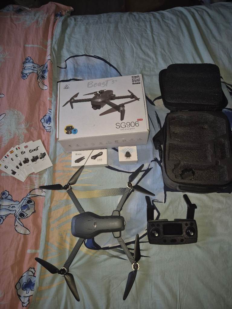 Beast SG906 Drone with Controller and Carry Case 