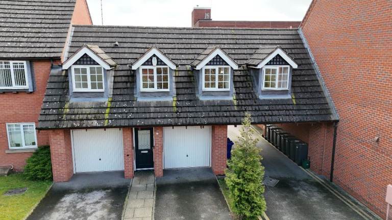 To Let 1 Bedroom Coach house Burton On Trent Town Centre Available End of April