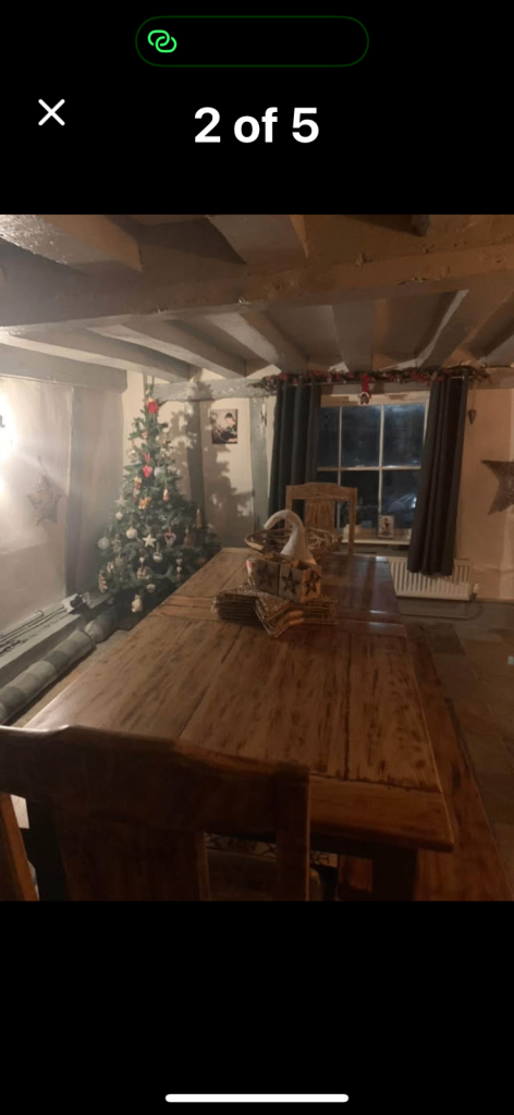 Beutiful extending dining table