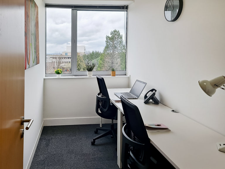 Crawley - RH101JH \ Day Office Access - Start Anytime