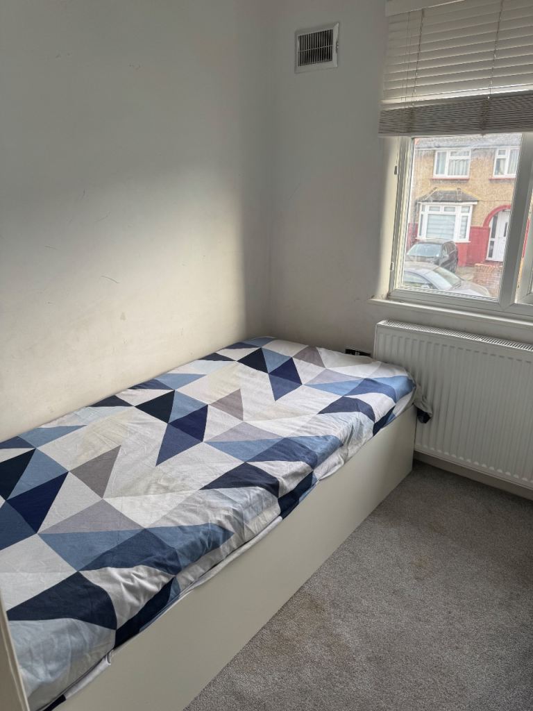 Box room for rent only for females