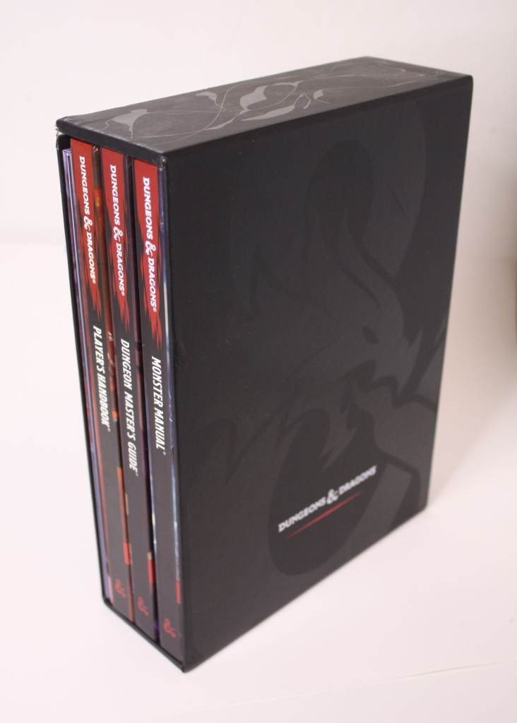 LAST MINUTE GIFT - Dungeons & Dragons D&D 5E 5th Edition (2014) Core Rulebook Collector's Gift Set