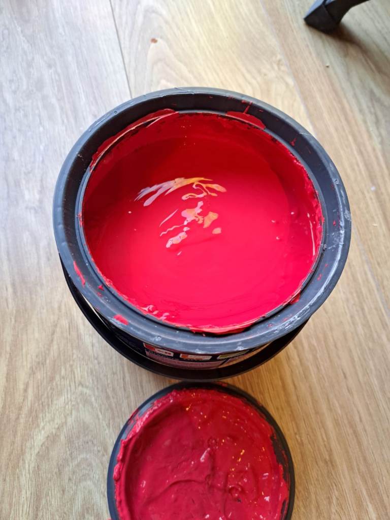 Red pepper 2L Dulux walls and ceillings paint