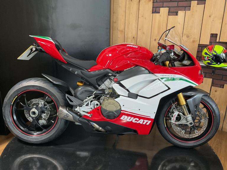 Ducati PANIGALE V4 SPECIALE 2019 Akrapovic! Ohlins! Marchesini Wheels! Brembos!