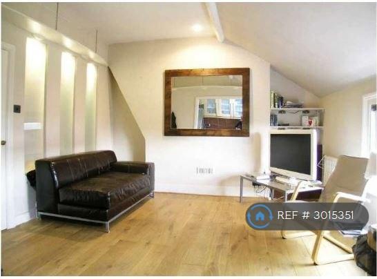 1 bedroom flat in Rosemary Lane, London, SW14 (1 bed) (#3015351)