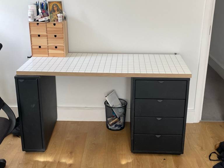 Metal cabinets (black)