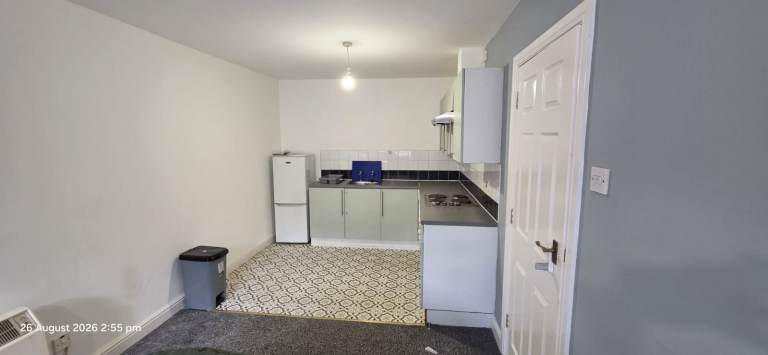 Fully furnished 1 bed flat in great BD1 city-centre location. 