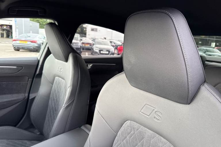 2025 Audi A6 Saloon 2.0 e-hybrid 25.9kWh Launch Edition S Tronic quattro Euro 6 (s/s) 4dr Saloon ...