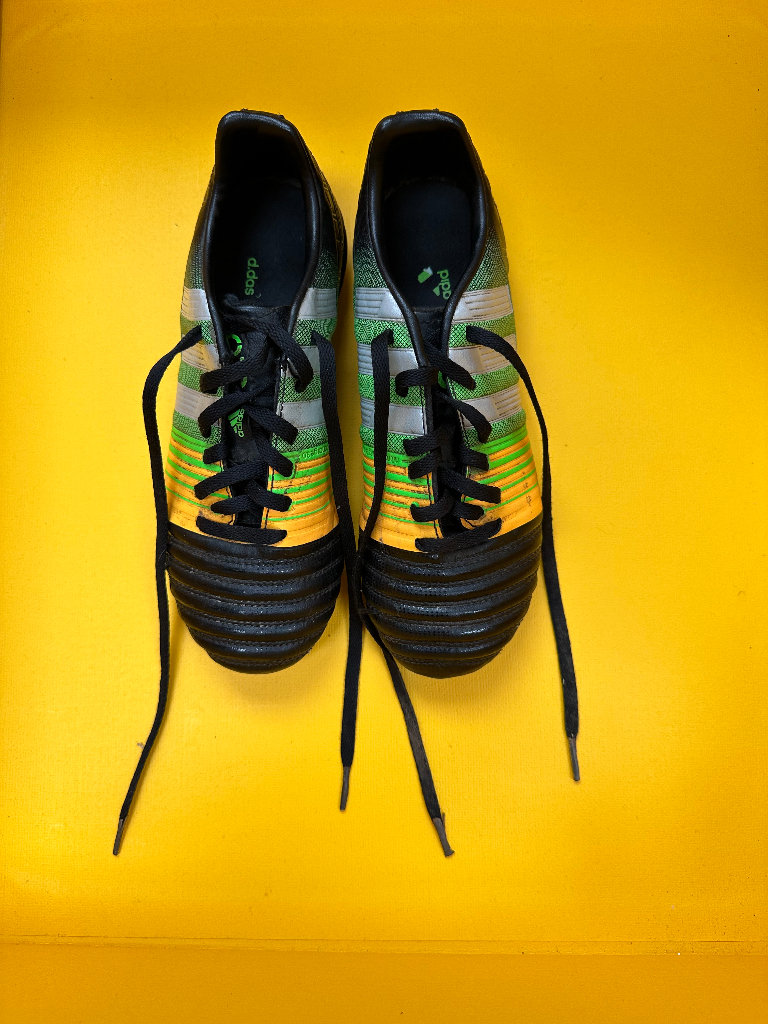 Football boots hardly used Size 3