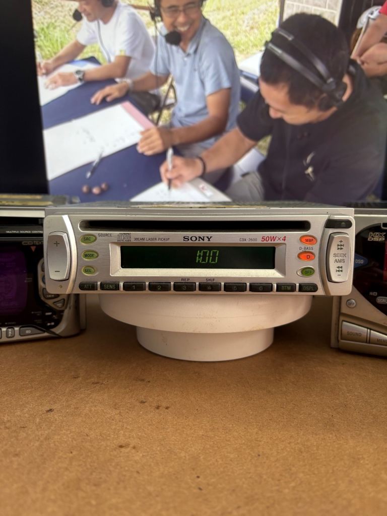 RARE VINTAGE JDM SONY CDX-2600 CD RADIO SINGLE DIN 50Wx4 00s 90s RETRO