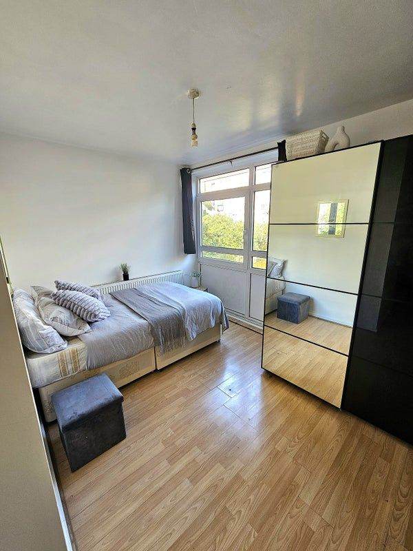 🌻Lovely Double Room in Bow E3 | Calm Home, Great Transport!