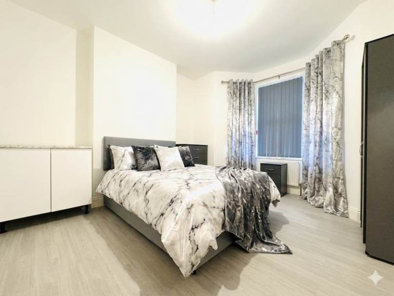 💫Spacious Rooms – East London – E12 Manor Park | £1000 PCM/Couples