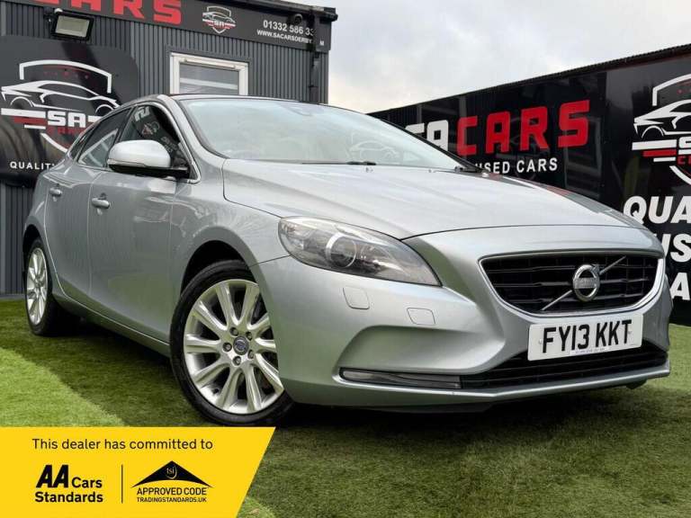 2013 Volvo V40 2.0 D3 SE Lux Hatchback 5dr Diesel Manual Euro 5 (s/s) (150 ps) HATCHBACK Diesel M...