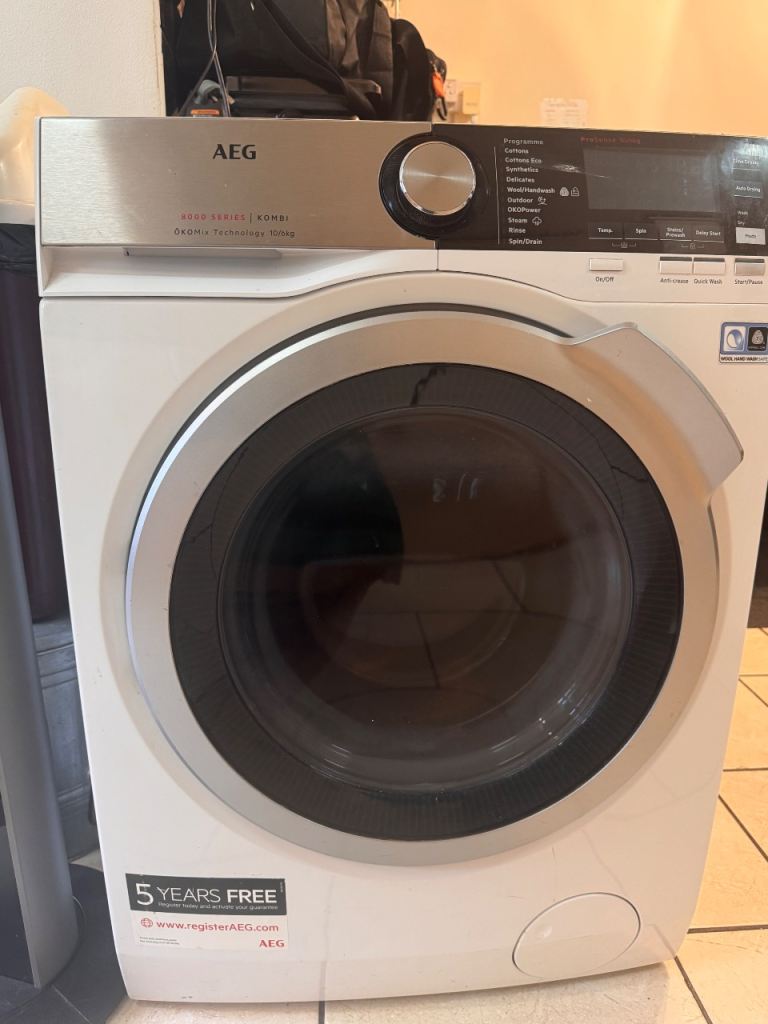 AEG L8WEC166R Washer Dryer – As Good As New