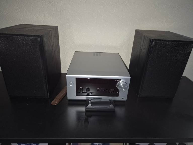 PANASONIC SC-PM702 DAB+ RDS RADIO/CD SYSTEM.REMOTE CONTROL.BLUETOOTH USB.AUTO CLOCK. AS NEW ..