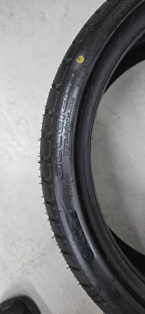 Unused accelera PHI-R 205/40/18 86y XL