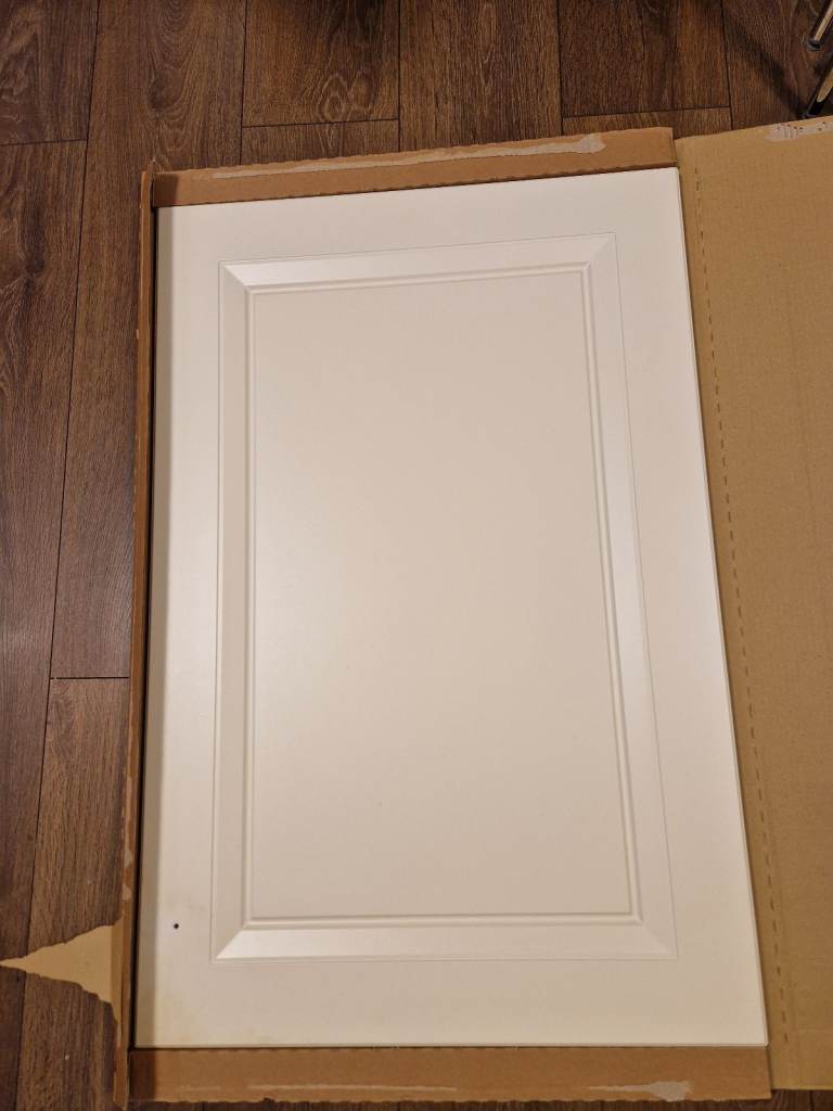 Magnet kitchen doors and drawers white 