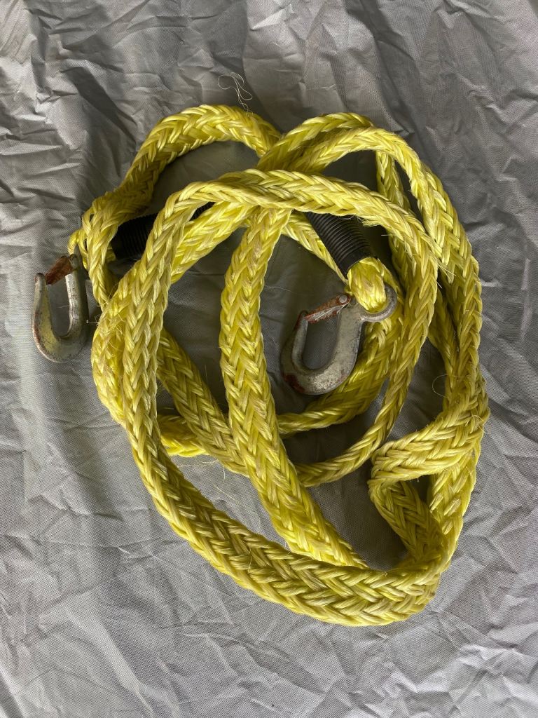 Tow rope. 
