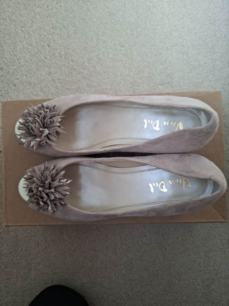 Van Dal summer wedge shoes