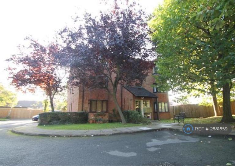 Studio flat in Stoke Road, Slough, SL2 (#2881659)