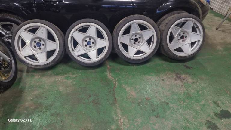 3 SDM alloy wheels 