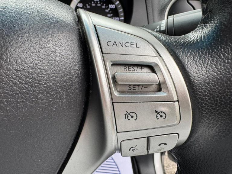 2017 Nissan Navara Double Cab Pick Up Tekna 2.3dCi 190 4WD Auto PICK UP DIESEL Automatic