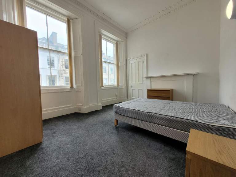 Big Private Room in City Centre