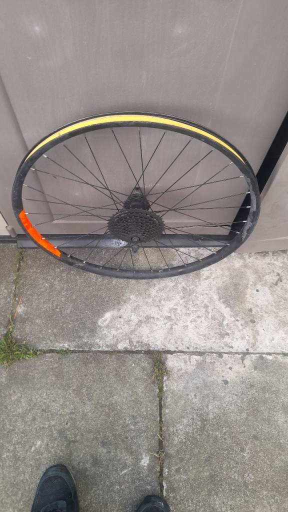 27.5 rear wheel with 9 speed cassette 