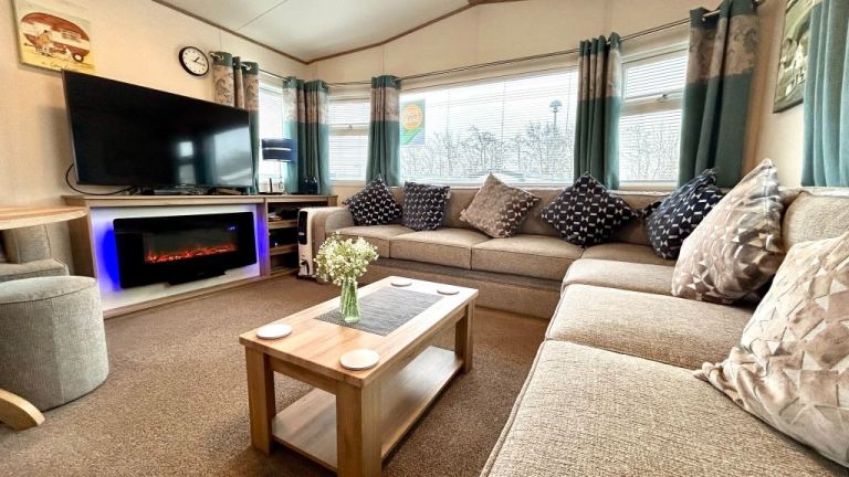 Own this static caravan monthly - Dawlish