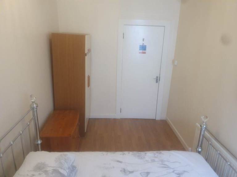 Room Available Now in Cowdenbeath!!!
