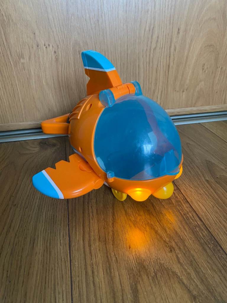 Top Wing Swift’s Flash Wing Rescue Vehicle with working lights & sounds