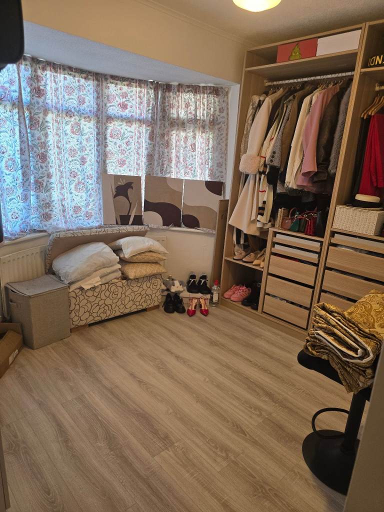 Two Double Rooms for Rent in Bexleyheath by the shopping center.