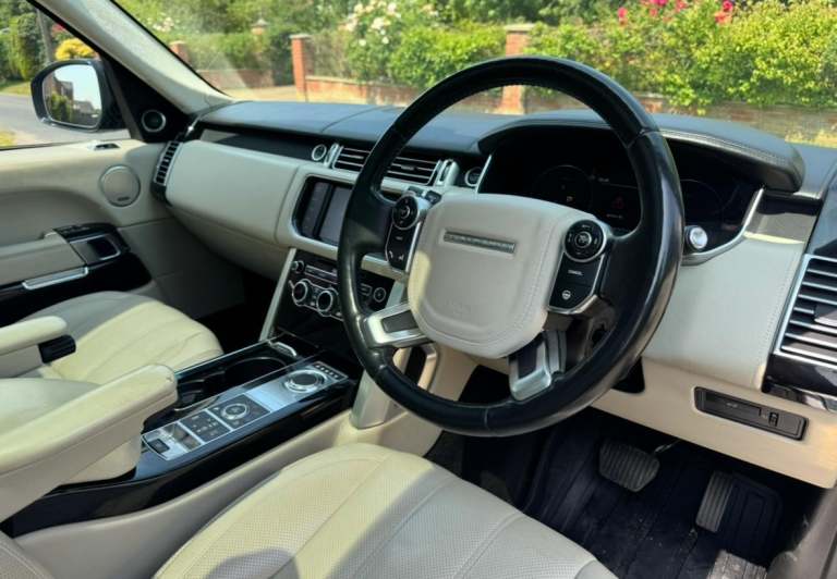2014(64) LAND ROVER RANGE ROVER 4.4 SDV8 AUTOBIOGRAPHY LIMO GENUINE 69K FSH WOW!