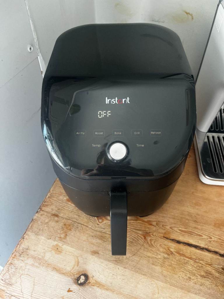 Instant Air Fryer - great condition