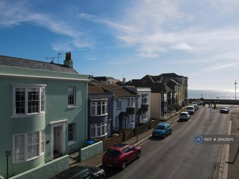 2 bedroom flat in West Street, Bognor Regis, PO21 (2 bed) (#2642645)