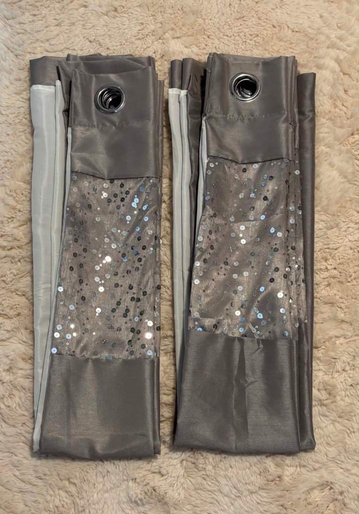 Pair of Grey Sequin Eyelet Curtains – Good Condition
