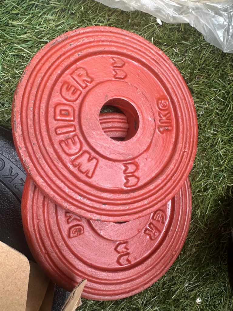 Weider 1KG Weight Plates - Red, Good Condition