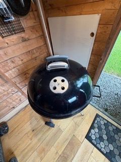 Weber BBQ including fire starter and comprehensive utensils