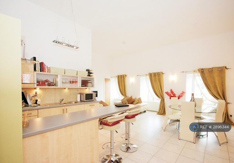 1 bedroom flat in Grandholm Crescent, Aberdeen, AB22 (1 bed) (#2896344)