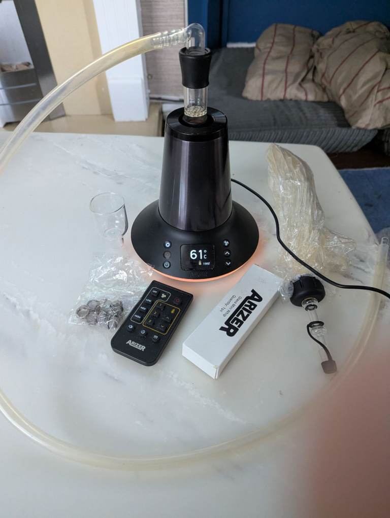 Arizer xq2 dry herb vapourizer
