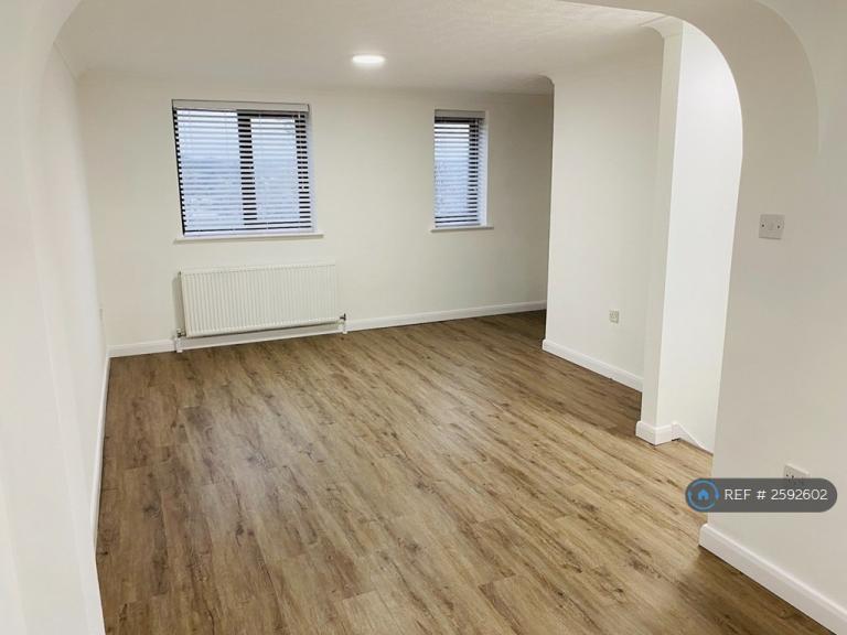 3 bedroom house in Garratts Way, High Wycombe, HP13 (3 bed) (#2592602)