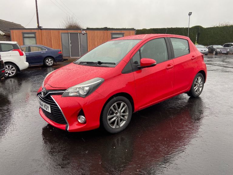 2015 Toyota, YARIS, Hatchback, 1.4 D4D 5 door £30 road tax motd immaculate condition 