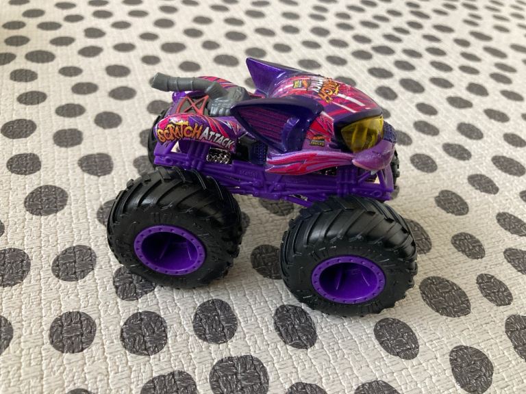 Hotwheels monstertrucks x4