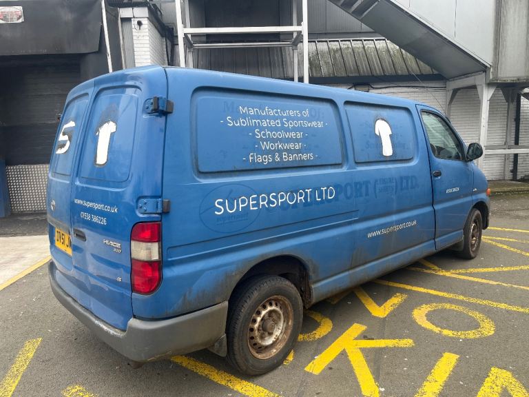 TOYOTA HIACE LONG WHEEL BASE
